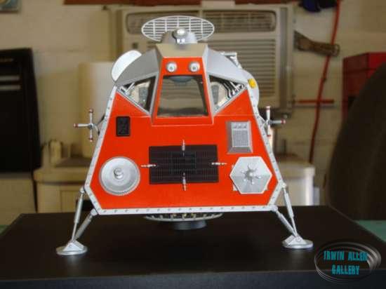 Professional Build of Moebius Models Space Pod