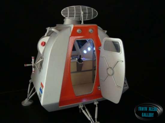 Professional Build of Moebius Models Space Pod