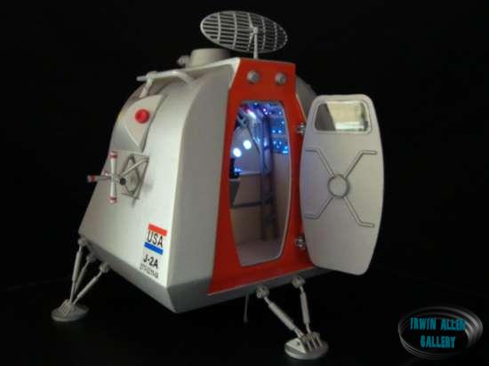 Professional Build of Moebius Models Space Pod
