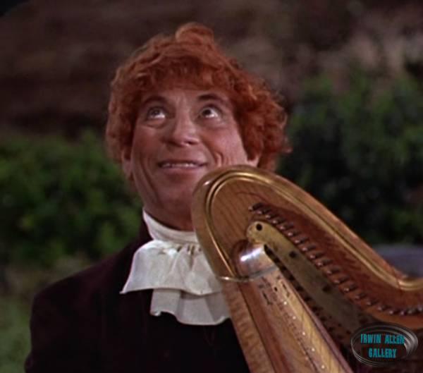 Harpo Marx - Sir Isaac Newton