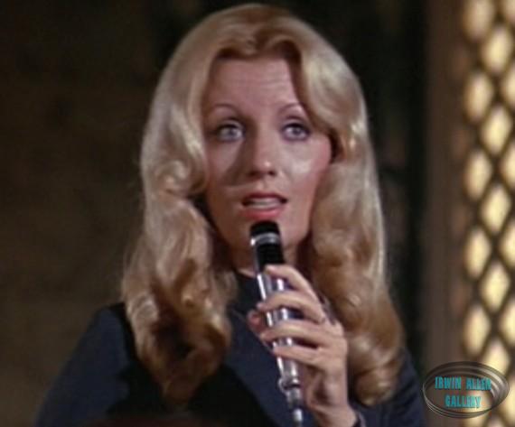 Maureen McGovern - Singer at Party
