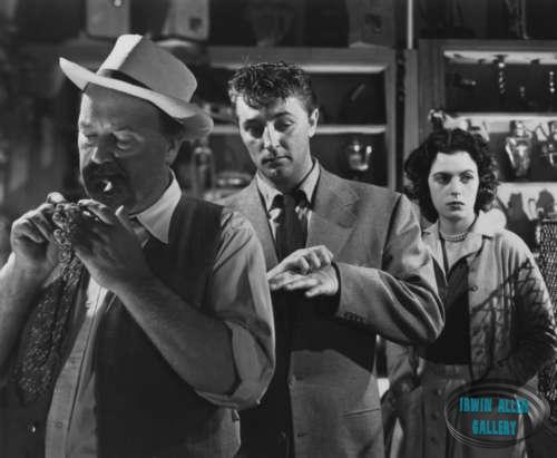 Tol Avery, Robert Mitchum and Faith Domergue