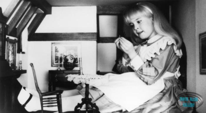 Natalie Gregory as Alice