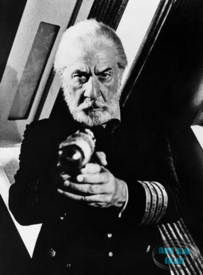 Jos&eacute; Ferrer as Captain Nemo