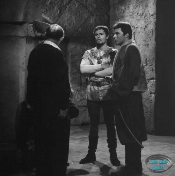 Sobey Martin, John Saxon and James Darren