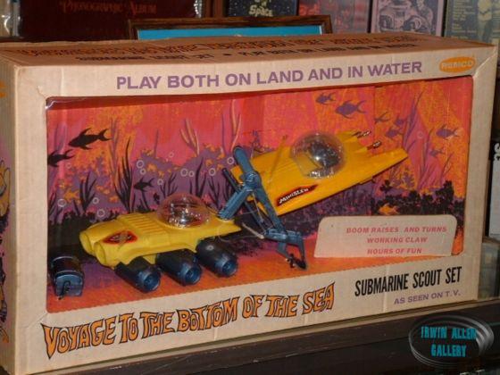 Remco Submarine Scout Set