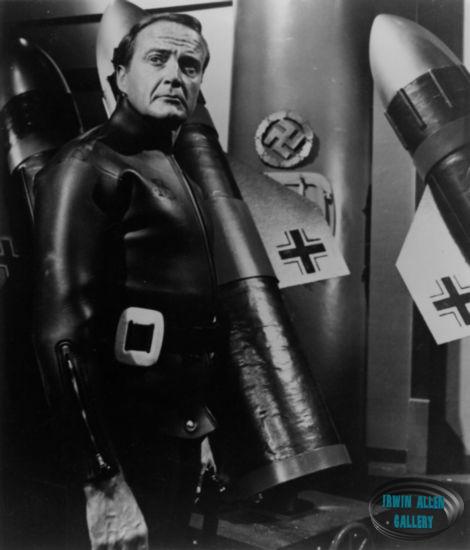 John van Dreelen in Death from the Past