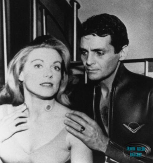 Zale Perry and David Hedison in The Amphibians