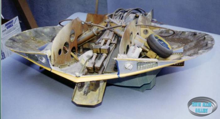 Flying sub retracted landing gear