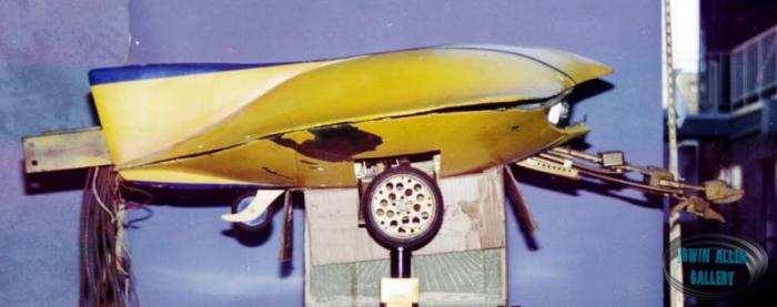 Flying Sub with landing gear and manipulator arms